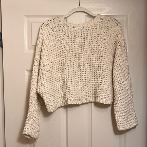 Cropped button up sweater 🤍 - Picture 4 of 4